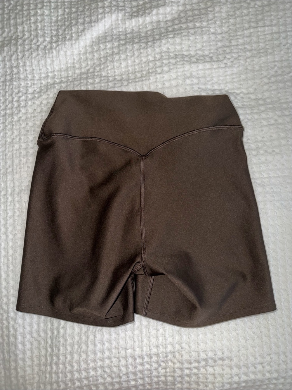 ALO Yoga Airlift Energy High-Rise Espresso Shorts - Picture 4 of 8